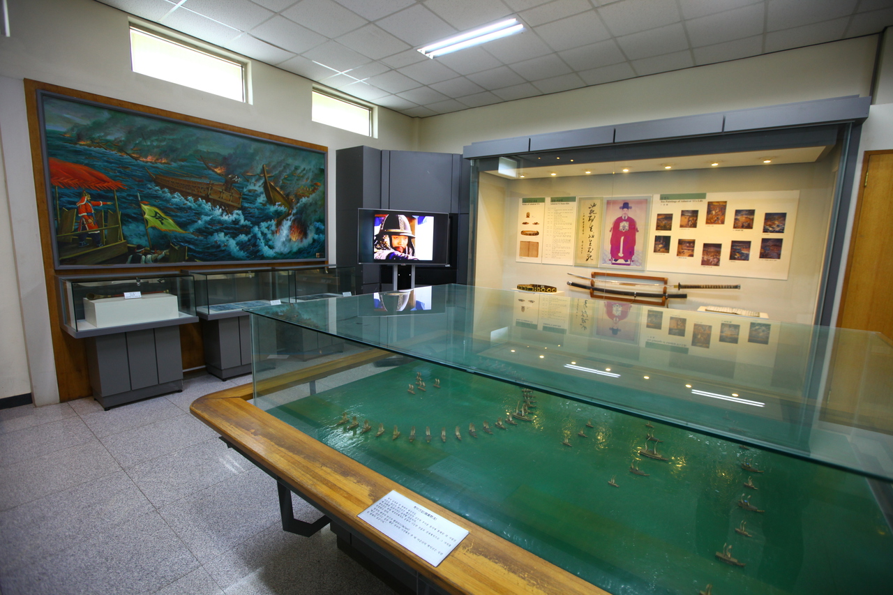 옥포대첩기념관