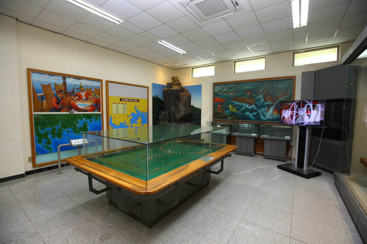 옥포대첩기념관