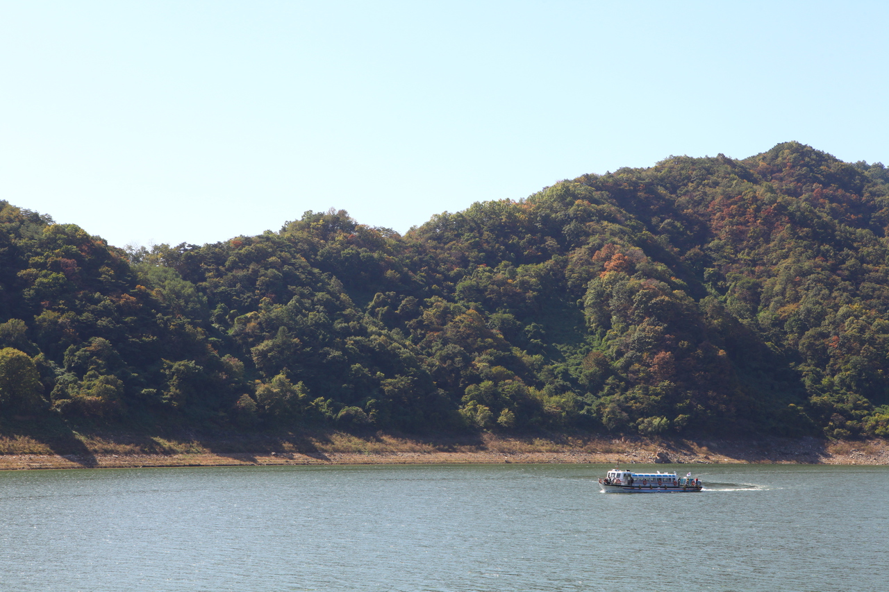 충주호 유람선
