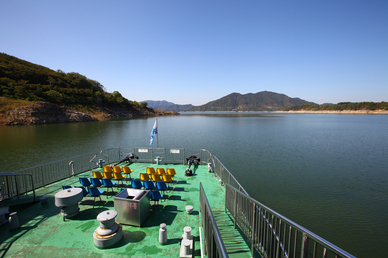 충주호 유람선