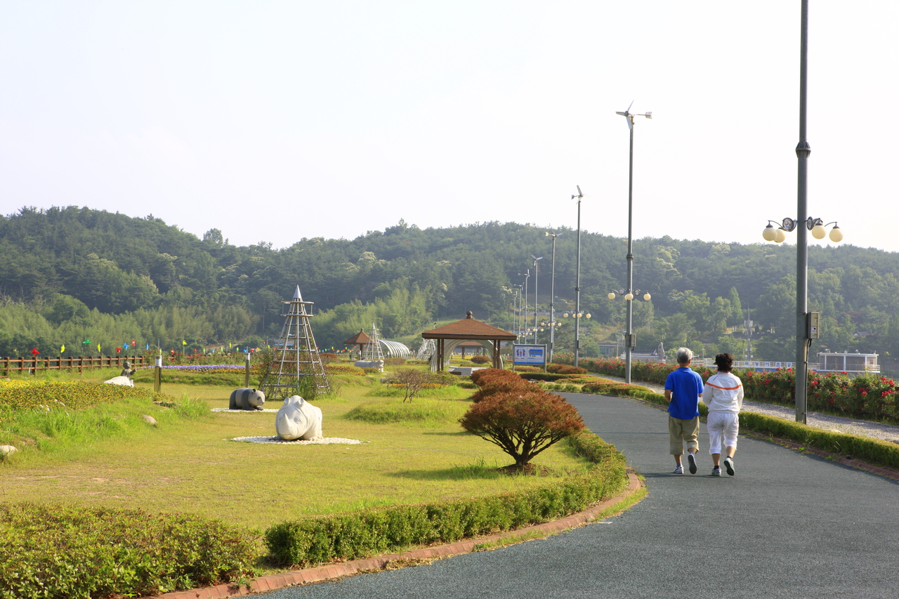 불갑저수지수변공원