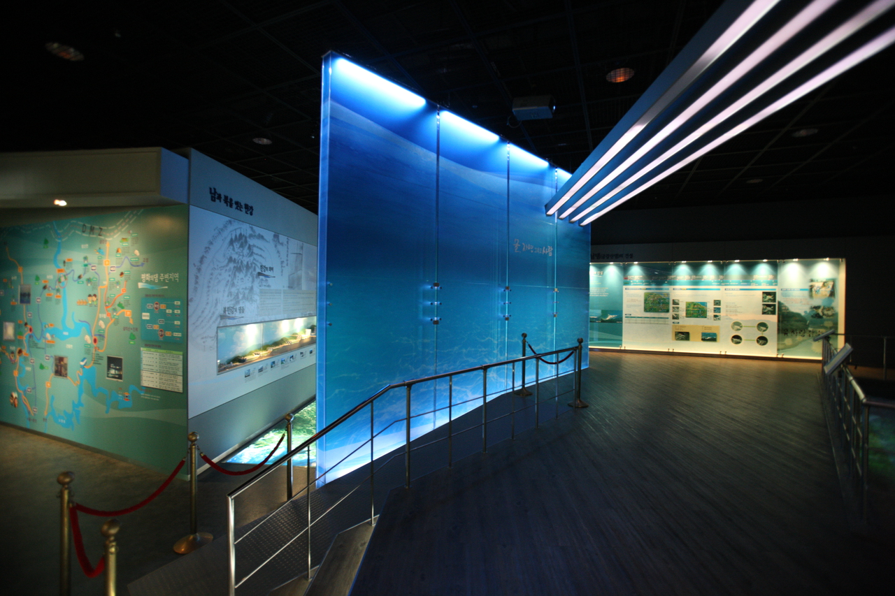 평화의 댐 물문화관